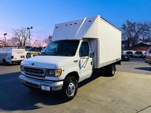 2002 Ford Econoline E350 Super Duty Cutaway