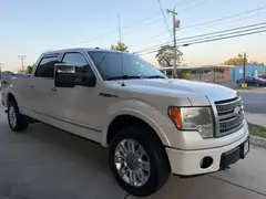2010 Ford F150 SuperCrew Cab Platinum Pickup 4D 5 1/2 ft photo 4