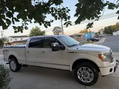 2010 Ford F150 SuperCrew Cab Platinum Pickup 4D 5 1/2 ft photo 5