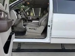 2010 Ford F150 SuperCrew Cab Platinum Pickup 4D 5 1/2 ft photo 12