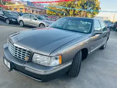 1998 Cadillac DeVille Sedan 4D photo 2