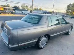1998 Cadillac DeVille Sedan 4D photo 7
