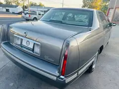 1998 Cadillac DeVille Sedan 4D photo 8