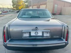 1998 Cadillac DeVille Sedan 4D photo 9