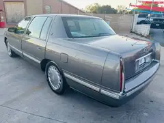 1998 Cadillac DeVille Sedan 4D photo 12