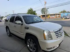 2009 Cadillac Escalade Hybrid Sport Utility 4D photo 3