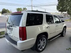 2009 Cadillac Escalade Hybrid Sport Utility 4D photo 6
