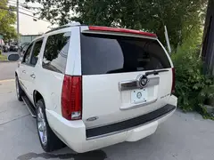 2009 Cadillac Escalade Hybrid Sport Utility 4D photo 9
