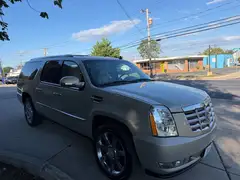 2007 Cadillac Escalade ESV Sport Utility 4D photo 3