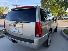 2007 Cadillac Escalade ESV Sport Utility 4D photo 6