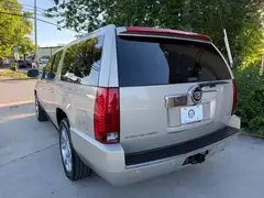 2007 Cadillac Escalade ESV Sport Utility 4D photo 8