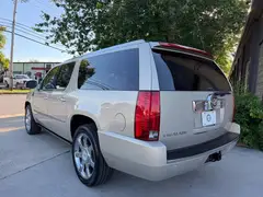 2007 Cadillac Escalade ESV Sport Utility 4D photo 9