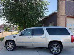 2007 Cadillac Escalade ESV Sport Utility 4D photo 10