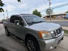 2011 Nissan Titan Crew Cab SL  Pickup 4D 5 1/2 ft photo 3