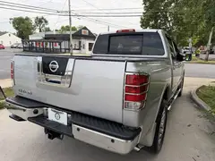 2011 Nissan Titan Crew Cab SL  Pickup 4D 5 1/2 ft photo 6