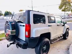 2007 HUMMER H3 Sport Utility 4D photo 6